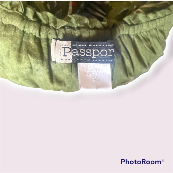 Green bohemian top by PASSPORT MED - Picture 3 of 4